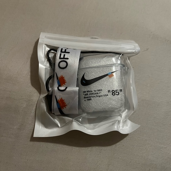 Nike AirPod Cases - Picture 10 of 16